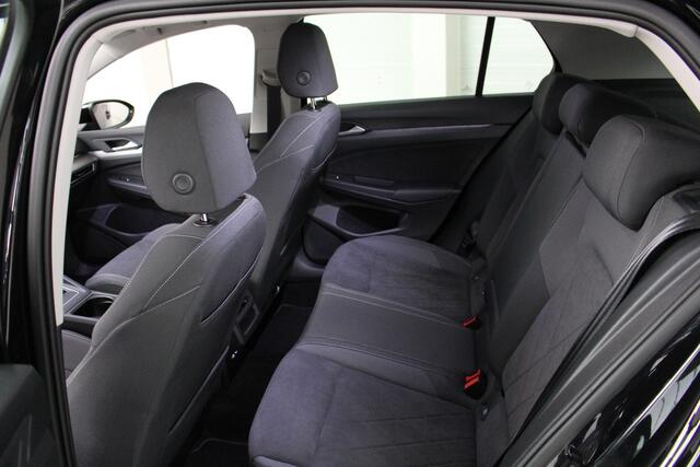Volkswagen GOLF 1.0 eTSI Life Business DSG Navigatie | El. verstelbare best.stoel | Parkeercamera