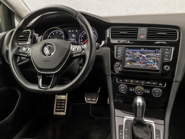 Volkswagen GOLF 1.2 TSI Sportline Automaat (NAVIGATIE, CLIMATE, STOELVERWARMING, LM VELGEN, SPORTSTOELEN, GETINT GLAS, ADAPTIVE CRUISE, PARKEERSENSOREN, NIEUWSTAAT)