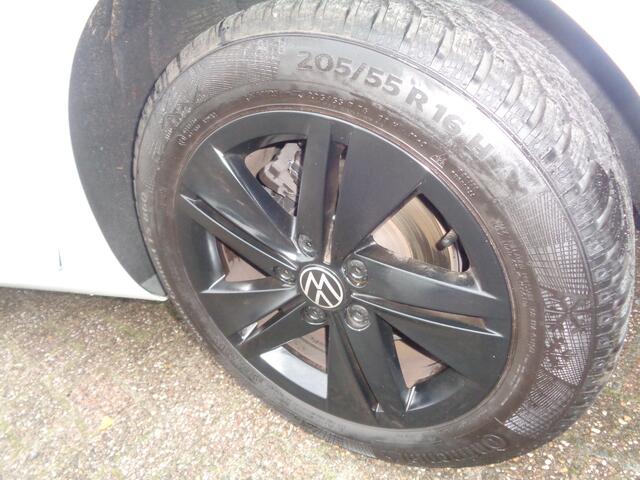 Volkswagen GOLF 1.0 TSI Comfortline Ecc, LMV, Pdc v+a, navigatie, carplay