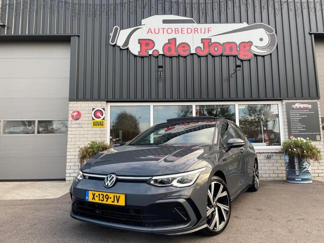 Volkswagen GOLF 1.5 eTSI R-LINE, Trekhaak, Panoramadak, Carplay, IQlight, Stoel/Stuur verw.