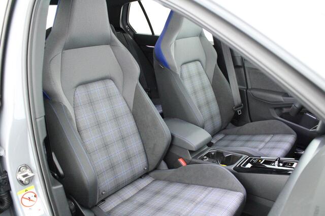 Volkswagen GOLF 1.5 272pk eHybrid GTE Trekhaak 360Camera Head-Up Panoramadak Keyless Navigatie