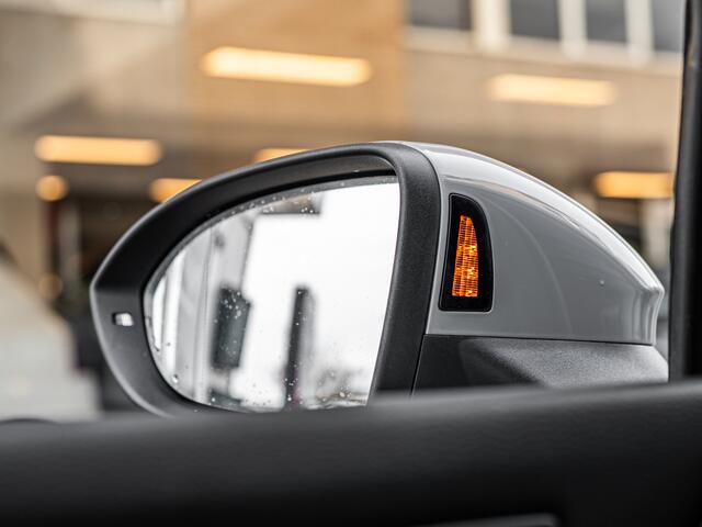 Volkswagen GOLF 1.4 eHybrid Style ELEK STOEL IQ LIGHT DODEHOEK APPLE CARPLAY