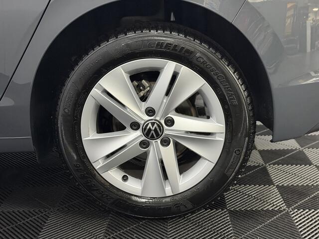 Volkswagen GOLF 1.5 TSI Life Business Clima, Apple carplay, Parkeersensoren, Stoelverwarming, Sfeerverlichting, Led, Keyless start, 2 jaar garantie