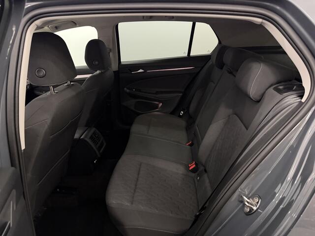 Volkswagen GOLF 1.5 TSI Life Business Clima, Apple carplay, Parkeersensoren, Stoelverwarming, Sfeerverlichting, Led, Keyless start, 2 jaar garantie