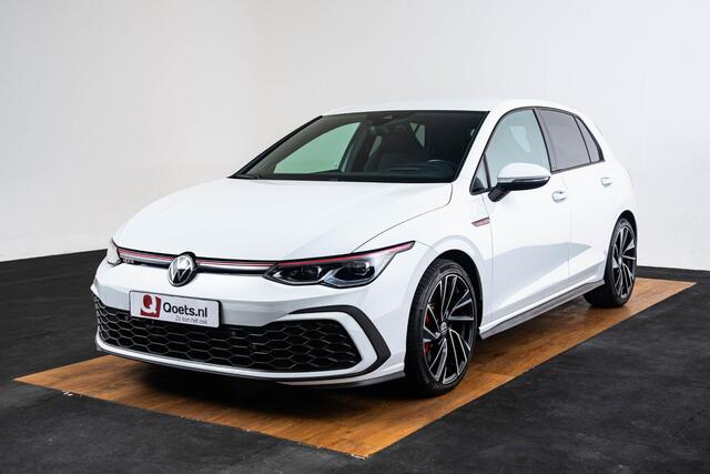 Volkswagen GOLF 2.0 TSI GTI Head up - Harman Kardon - Sportstoelen - Adaptieve onderstelregeling - Achteruitrijcamera - Parkeersensoren voor/achter - Winterpakket - Koplampverlichting LED - Getinte Ruiten -