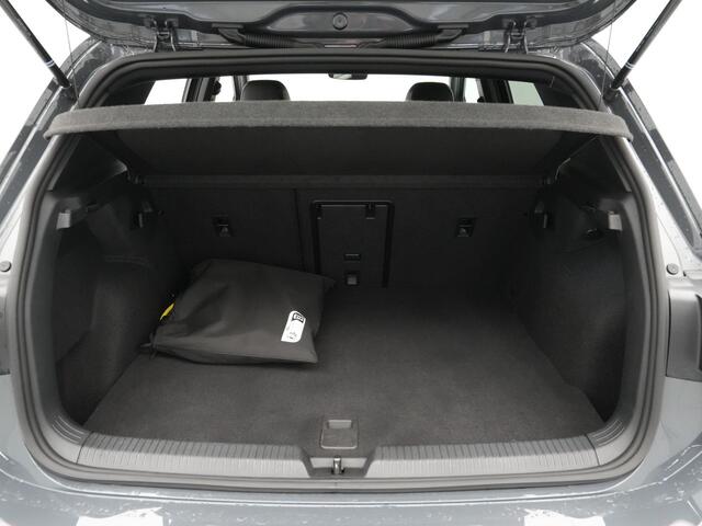 Volkswagen GOLF 1.5 eHybrid 204pk 50 Edition Navigatie Camera Stoelverwarming Carplay Stoelmassage 143