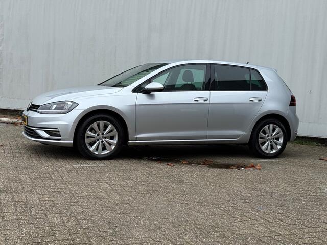 Volkswagen GOLF 1.0 TSI Comfortline Business Aut. /Cam. /Navi