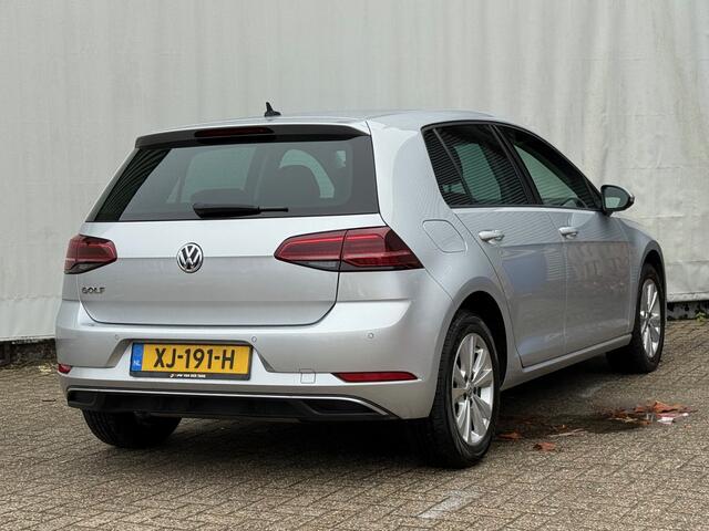 Volkswagen GOLF 1.0 TSI Comfortline Business Aut. /Cam. /Navi