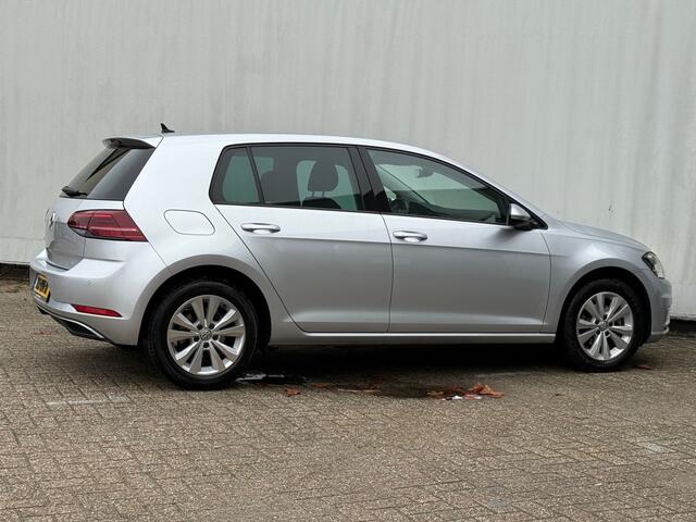 Volkswagen GOLF 1.0 TSI Comfortline Business Aut. /Cam. /Navi