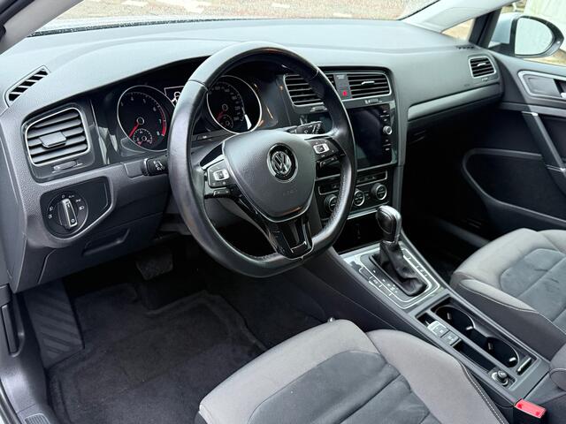 Volkswagen GOLF 1.0 TSI Comfortline Business Aut. /Cam. /Navi