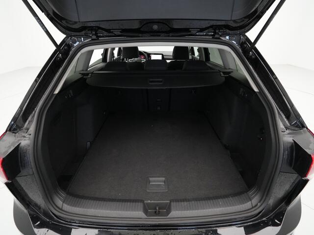 Volkswagen GOLF Variant 1.0 TSI 110pk Life Navigatie Wegkl. trekhaak Pdc privacy glas 109