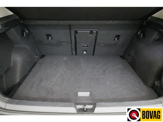 Volkswagen GOLF 1.5 eTSI GOAL edition All-season | Navigatie | PDC V+A | Stoel- stuurverwarming Privacy glas, Travel Assist, Adaptive cruise, App-connect