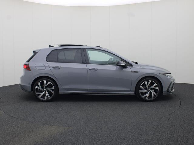 Volkswagen GOLF 1.5eTSI/150PK R-Line Blackstyle DSG · Panoramadak · Camera + Parkeersensoren · Appel/Android carplay · Garantie tot december 2025