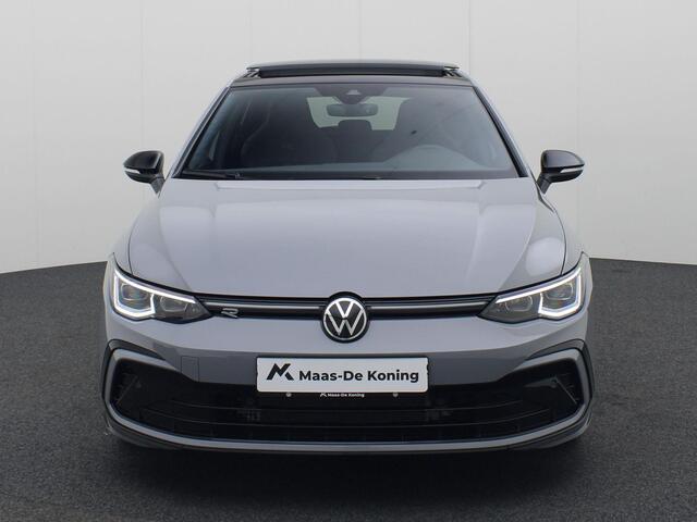 Volkswagen GOLF 1.5eTSI/150PK R-Line Blackstyle DSG · Panoramadak · Camera + Parkeersensoren · Appel/Android carplay · Garantie tot december 2025