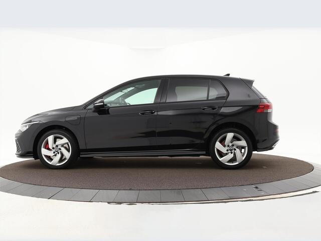 Volkswagen GOLF 1.4 245pk DSG eHybrid GTE · Apple/Android Car Play · Navi · Head-Up Display · P-Sensoren · Park Assist · 17'' Inch · Garantie t/m 20-01-2027 of 100.000km
