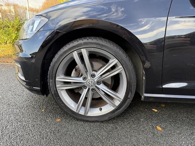 Volkswagen GOLF 1.5 TSI DSG 150PK R-LineoPanooNavioCamera