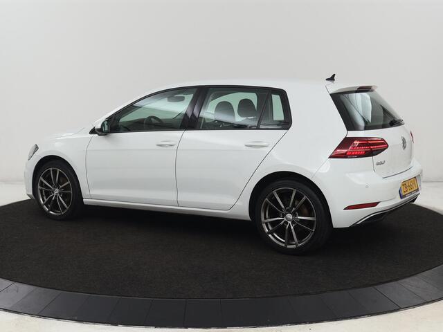 Volkswagen GOLF 1.0 TSI Comfortline Business | Stoleverwarming | Carplay | Massage | Navigatie | Parkeerhulp | Adaptive cruise | Climate control | DAB | Bluetooth