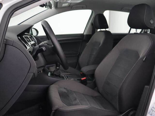 Volkswagen GOLF 1.0 TSI Comfortline Business | Stoleverwarming | Carplay | Massage | Navigatie | Parkeerhulp | Adaptive cruise | Climate control | DAB | Bluetooth