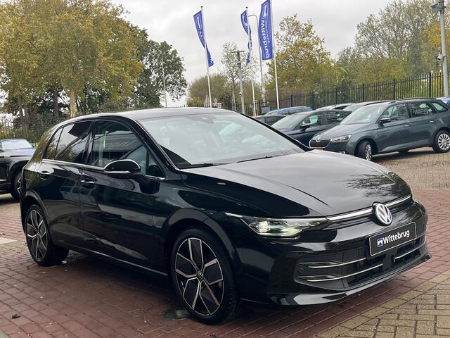 Volkswagen GOLF 1.5 eHybrid Style Edition / IQ Led / Zwenkbare trekhaak / Head up display / Navigatie