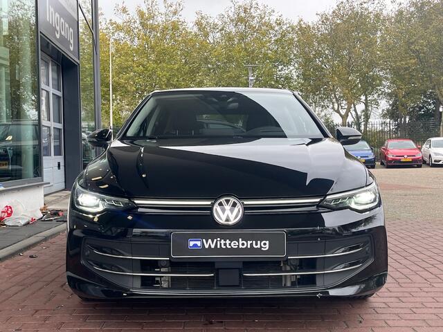 Volkswagen GOLF 1.5 eHybrid Style Edition / IQ Led / Zwenkbare trekhaak / Head up display / Navigatie
