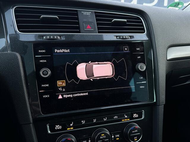 Volkswagen GOLF 1.0 TSI 110pk Comfortline Business Panoramadak LED