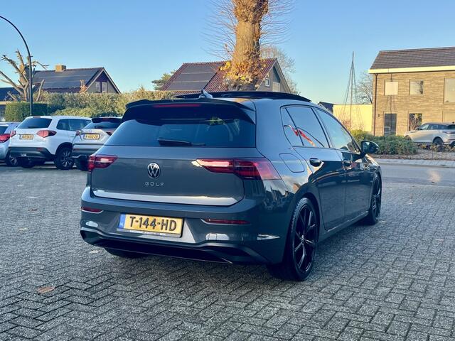 Volkswagen GOLF 1.5 eTSI Style Wolfsburg edition Carplay Pano Stoelverwarming