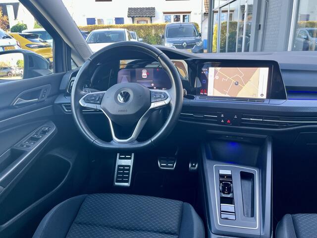 Volkswagen GOLF 1.5 eTSI Style Wolfsburg edition Carplay Pano Stoelverwarming