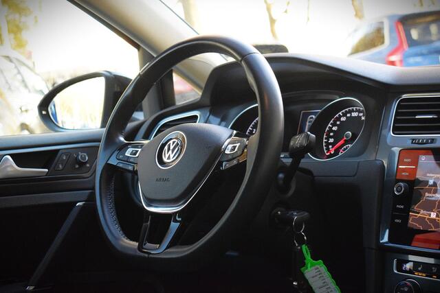 Volkswagen GOLF 1.0 TSI Comfortline Business |ACC|