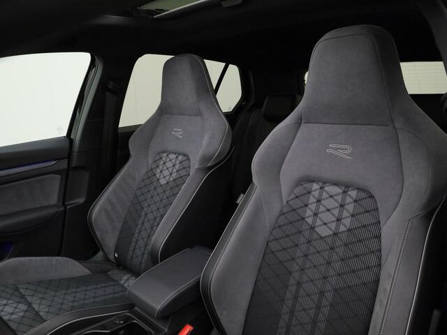 Volkswagen GOLF 1.5eTSI/150PK R-Line DSG · Panoramadak · Apple/Android Car Play· Camera + Parkeersensoren · Garantie tot april 2028 of 100000km.