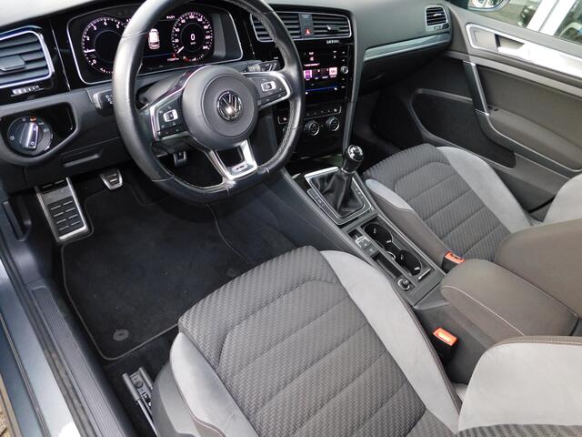 Volkswagen GOLF 1.0TSI 116PK R-LINE!! All-in Prijs! NL AUTO! Trekh