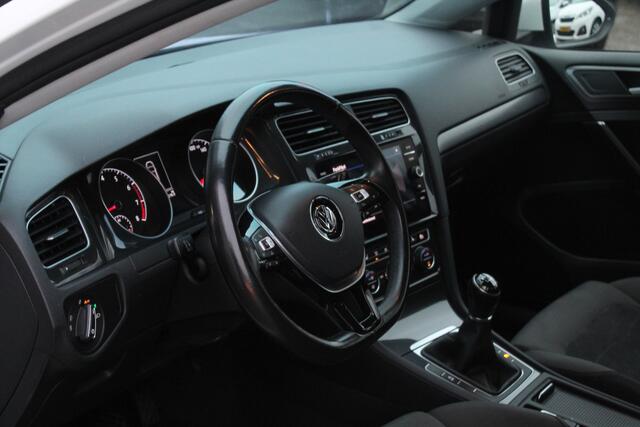 Volkswagen GOLF 1.0 TSI Highline//Led//Ecc//Stoelverwarming!!