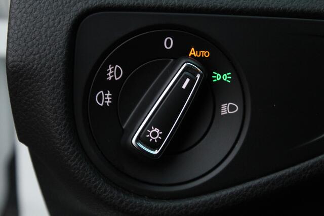 Volkswagen GOLF 1.0 TSI Highline//Led//Ecc//Stoelverwarming!!