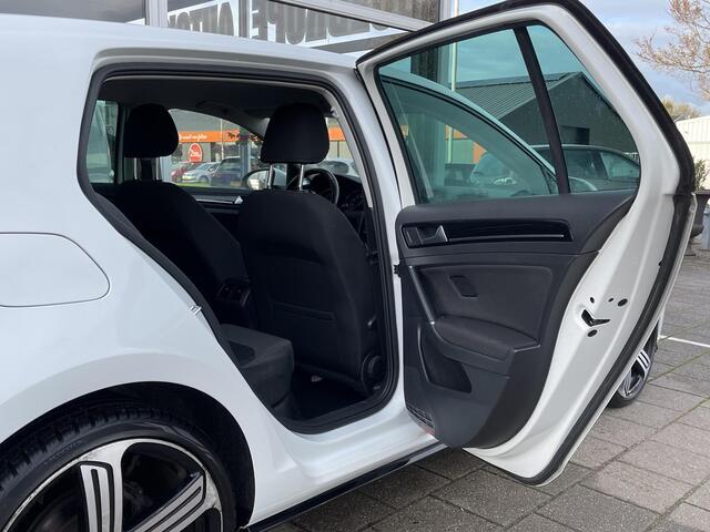 Volkswagen GOLF 1.5 TSI Highline Business R /Clima/Cruise/PDC v+a/150 pk/2018