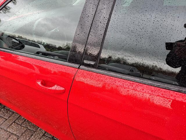 Volkswagen GOLF 1.2 TSI Connected Series Cruise Controle, Stoelverwarming,