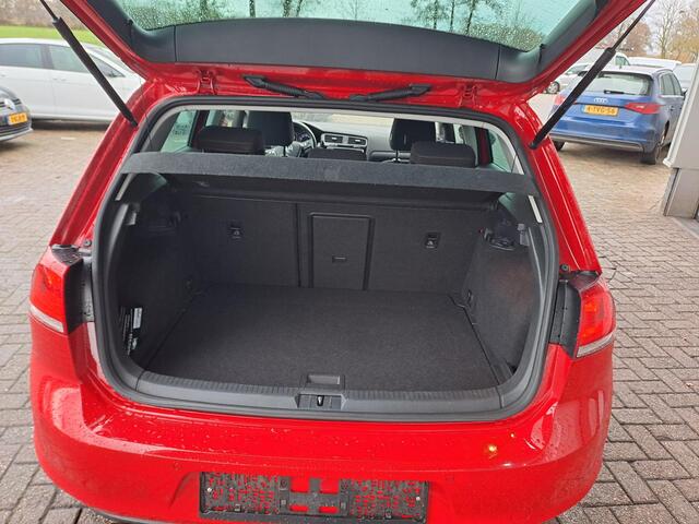 Volkswagen GOLF 1.2 TSI Connected Series Cruise Controle, Stoelverwarming,