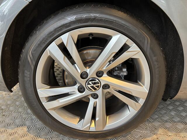 Volkswagen GOLF 1.5 TSI ComforLine Business 17" inch, Trekhaak