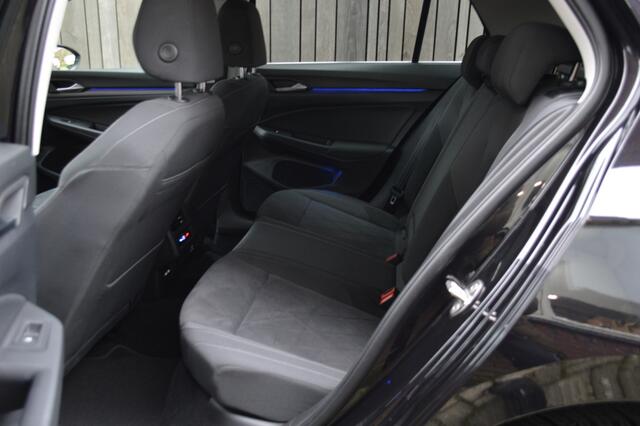 Volkswagen GOLF 1.5 eTSI Style DSG Led Memory Virtual Sfeer Acc Camera CarPlay Pdc