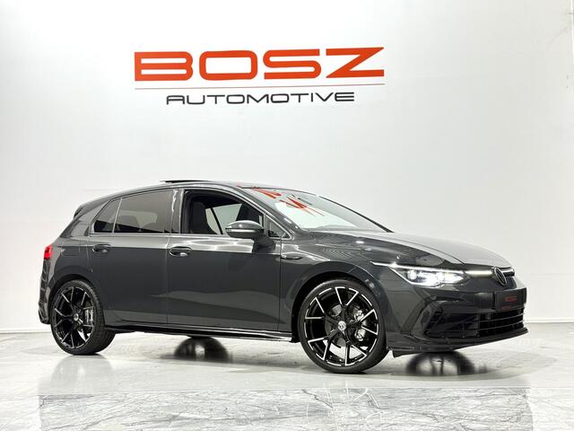 Volkswagen GOLF 8 1.5 eTSI R-Line DSG PANO ACC SFEER IQ BLIND