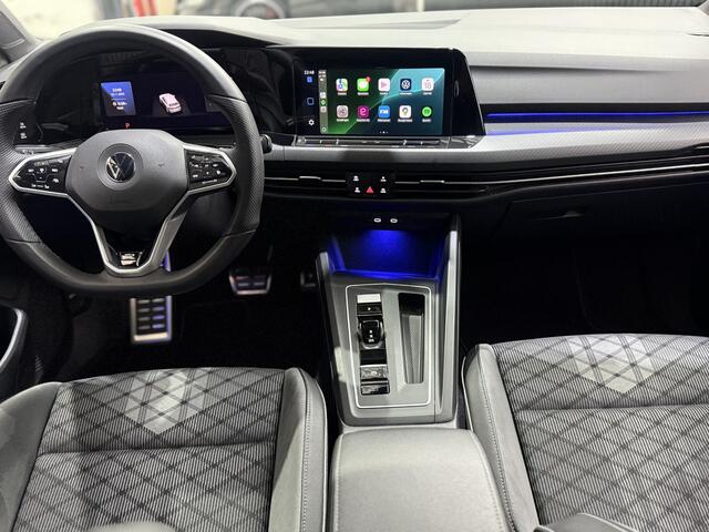 Volkswagen GOLF 8 1.5 eTSI R-Line DSG PANO ACC SFEER IQ BLIND