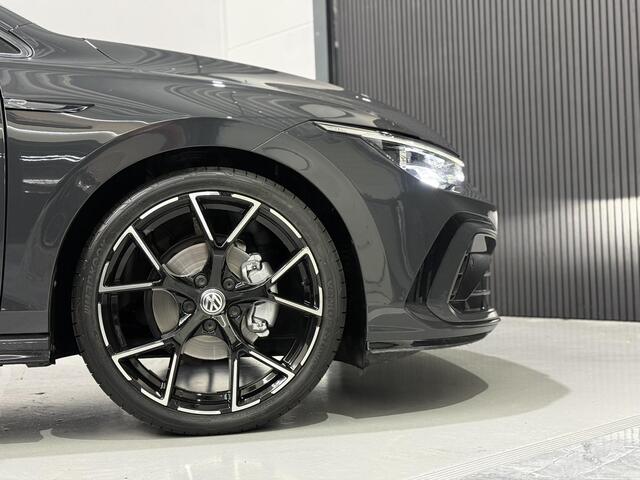 Volkswagen GOLF 8 1.5 eTSI R-Line DSG PANO ACC SFEER IQ BLIND