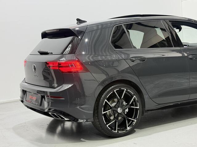 Volkswagen GOLF 8 1.5 eTSI R-Line DSG PANO ACC SFEER IQ BLIND