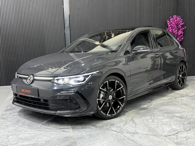 Volkswagen GOLF 8 1.5 eTSI R-Line DSG PANO ACC SFEER IQ BLIND