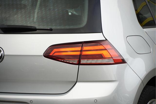 Volkswagen GOLF 1.0 TSI 5drs Comfortline BJ2018 Lmv 16" | Led | Pdc | Navi | App-Connect | Climate control | Cruise control | Getint glas