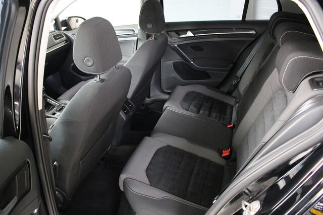 Volkswagen GOLF 1.4 TSI ACT 150PK Navigatie | Lichtmetalen Velgen | Parkeersensoren | Automatische Airco