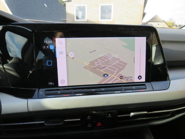 Volkswagen GOLF 1.5 TSI Life Business 46.000Km! * Rijklaarprijs incl. garantie * Camera * Navi * PDC V+A * Led Koplampen * ACC *