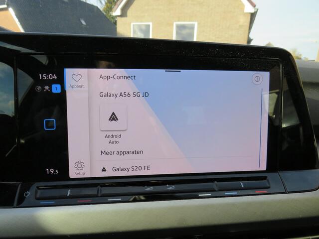 Volkswagen GOLF 1.5 TSI Life Business 46.000Km! * Rijklaarprijs incl. garantie * Camera * Navi * PDC V+A * Led Koplampen * ACC *