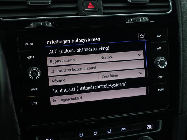 Volkswagen GOLF 1.0 TSI R Line Aut- Panoramadak, CarPlay, Android auto, Virtual cockpit, Park assist, ACC Cruise, Privacy Glass