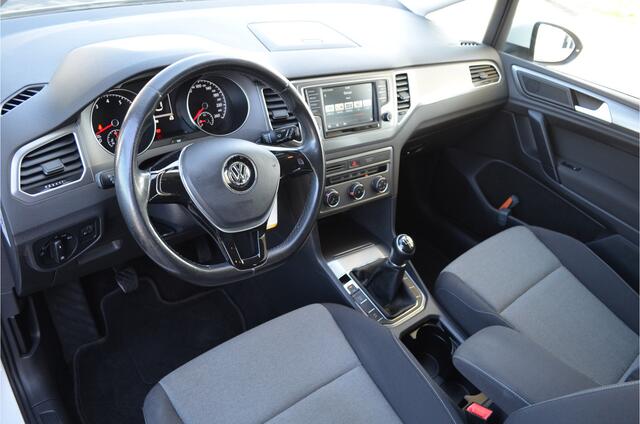 Volkswagen GOLF SPORTSVAN 1.2 TSI Navi | NL auto | Trekhaak | Getint glas | DAB | Bluetooth | Airco