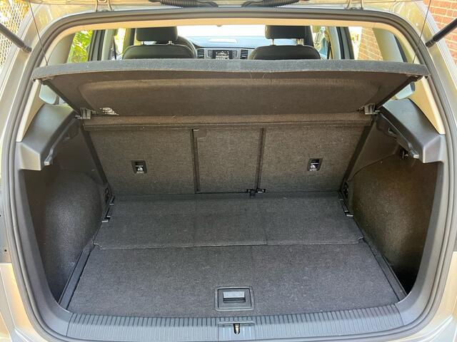 Volkswagen GOLF SPORTSVAN 1.0 TSI Comfortline Bj 2018. Airco, Cruise, PDC V+A, StoelVerw, Haak 1000kg