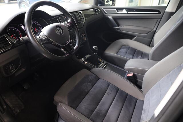 Volkswagen GOLF SPORTSVAN 1.4 TSI Highline TREKHAAK ALCANTARA STOELVERW. CRUISE CLIMA NAVI 2XPDC 17''LMV